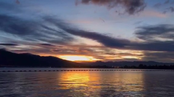苍山洱海，日落日出，金光