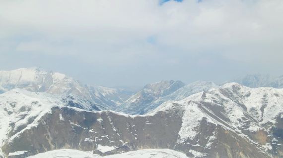 拉脊山第二雪峰视角