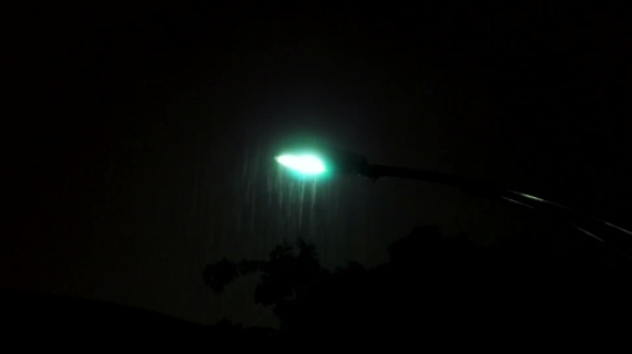 夜晚打雷
