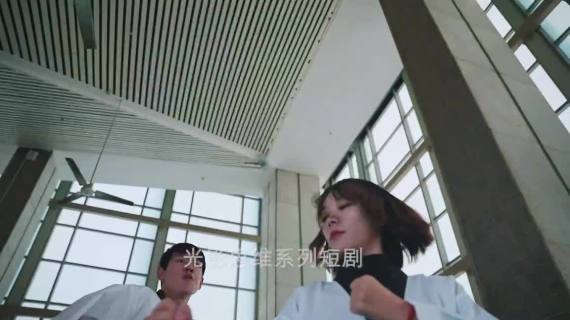 短剧 我是外星人之比武相亲