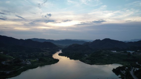 原创航拍湖光山色-板辽湖