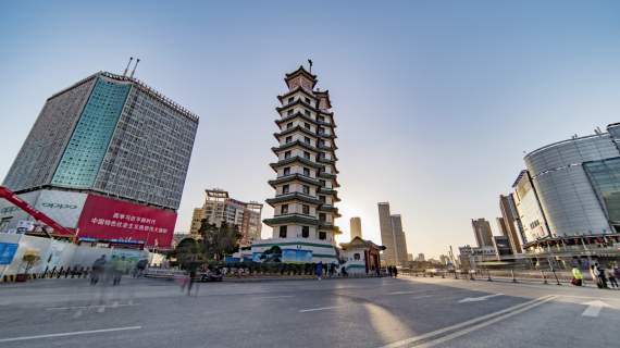 郑州地标二七塔大范围延时摄影