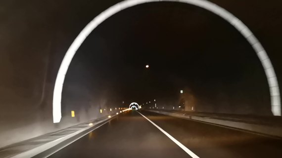 穿越隧道