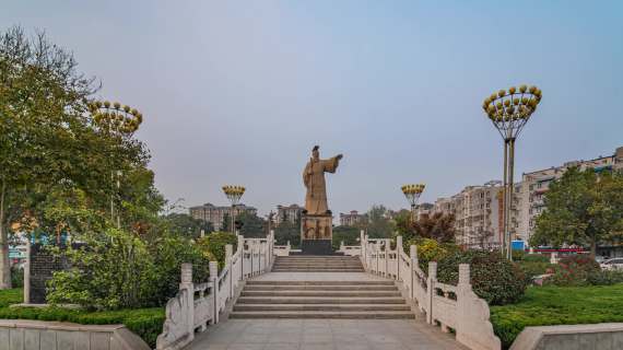 郑州始祖炎帝像大范围环绕延时摄影