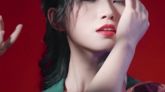 碧蓝莎-图腾原色丝绒口红