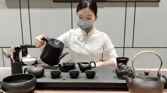 资深成都品茶自带工作室如何教大家泡茶手法