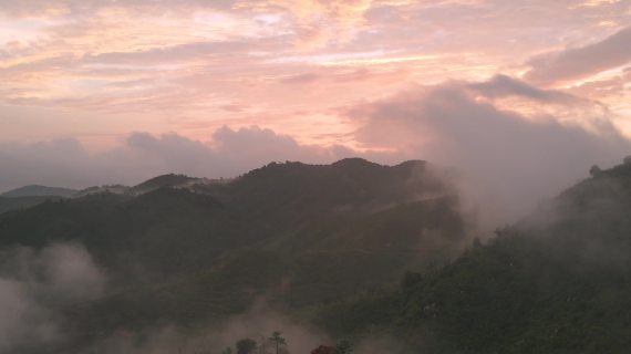 落日 云雾 山顶 航拍 群山 自然 晚霞