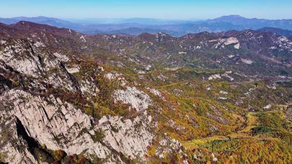 户外爱好者登山徒步纪实跟拍航拍