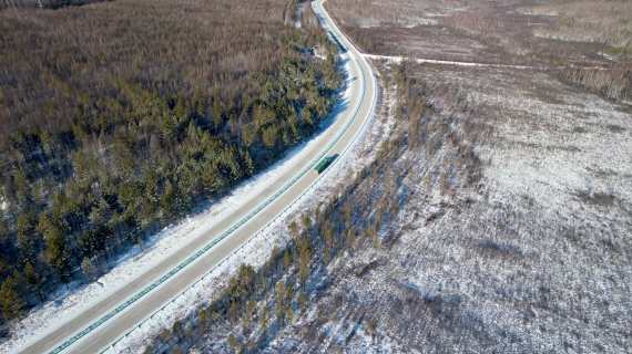 大兴安岭货车雪原航拍