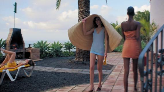 Jacquemus 包袋与时装 海滨大片