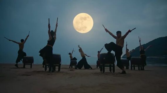 【团圆时刻塔斯汀】家是避风塘，一起擀月亮