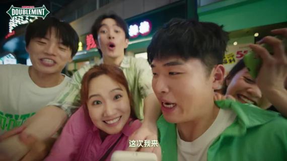 绿箭：在玩一种很新的社交距离