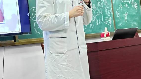 课堂教学实录   按揉足三里的好处