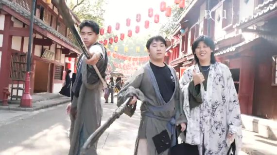 开什么年会？要开就开武林大会！