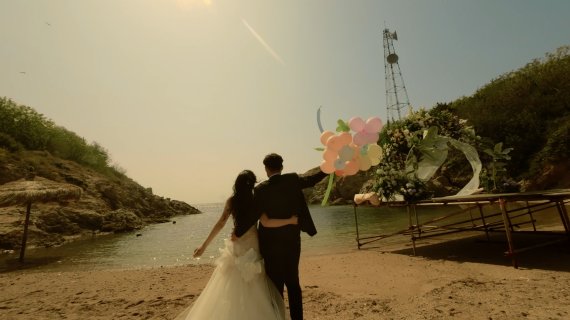 穿越机跟拍大连海边婚礼现场