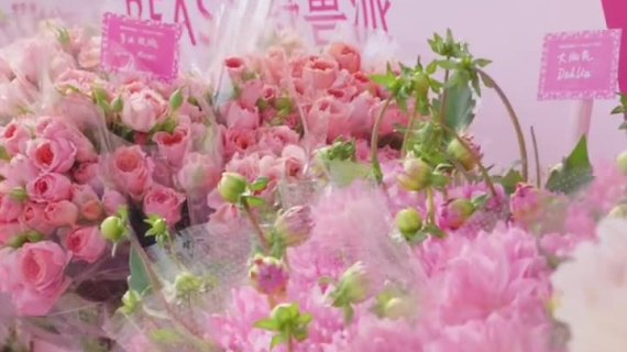 7米Hello Kitty花艺空降上海