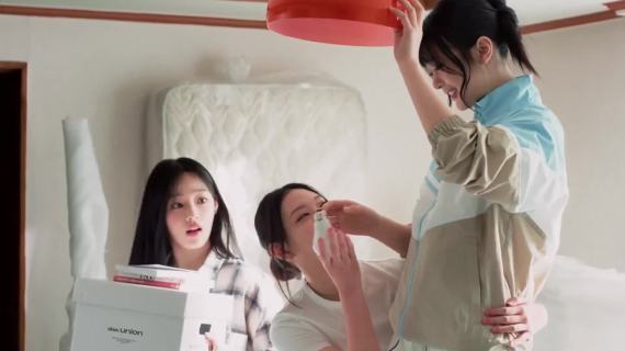 韩国女团翻拍可口可乐经典广告，好青春