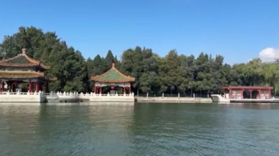 北京北海公园湖面景色