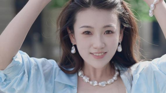 珠宝服装短视频